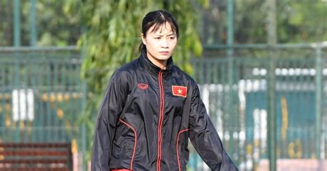 Hot girl Hoàng Thị Loan trang bị kín từ đầu đến chân khi tập luyện