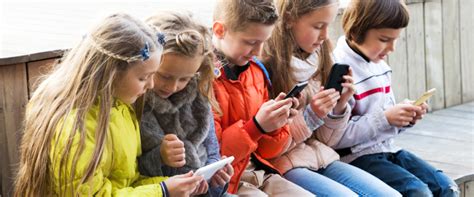 år Så pratar du med äldre barn om samtycke sex och relationer ECPAT Sverige