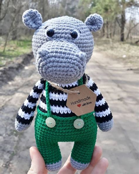 Вязаный крючком бегемот