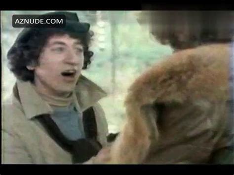 LA GORILLA NUDE SCENES AZNude