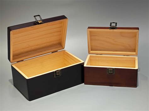 wooden hinged lid box