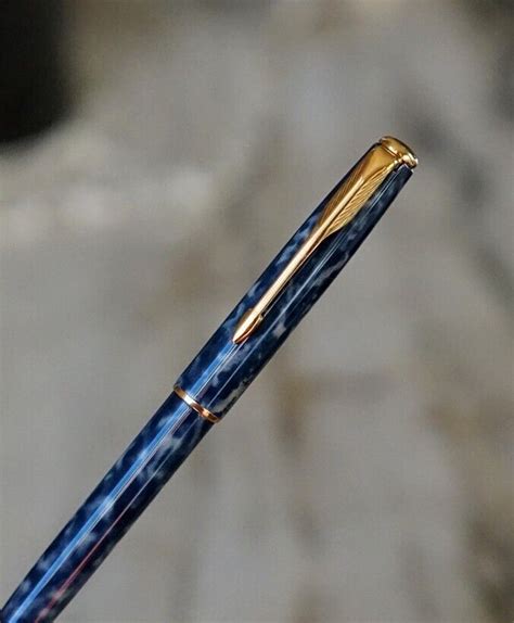 Stylo Bille Parker Sonnet Laque Bleu Orage Pl Or Carats Aretoile