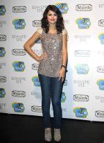 Selena Gomez Sex Offender Bikini Of The Day Drunkenstepfather