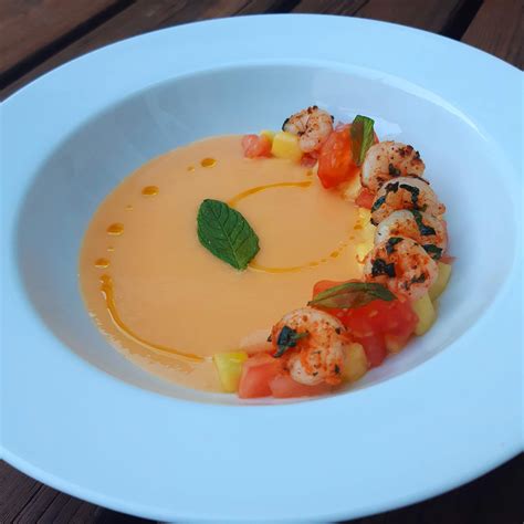 GAZPACHO DE MANGO CON GAMBAS A LA HIERBABUENA