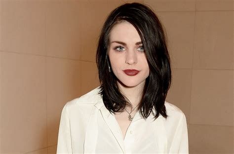 Kurt Cobain's Daughter Frances Bean Honors Fatherâ€™s 50th Birthday ...