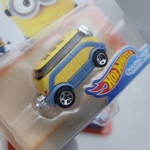 Mattel Toys Hot Wheels Character Cars Illumination Entertainment Despicable Me Minion Set