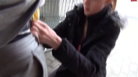 Blonde Ficke Direkt Auf Dem Parkplatz Weggeknallt ThisVid