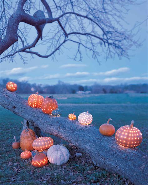 Outdoor Halloween Decorations | Martha Stewart