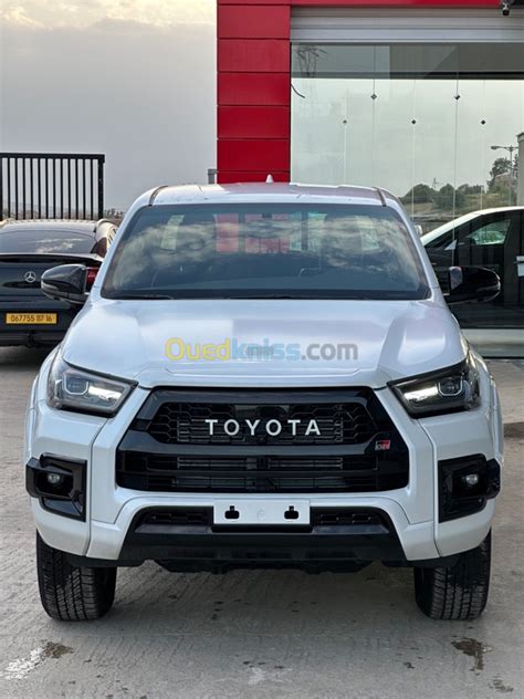 Toyota Hilux Boumerd S Alg Rie