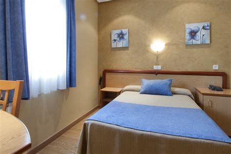 Hotel Mediodía in Atocha, Madrid | Rooms beside Reina Sofía Museum