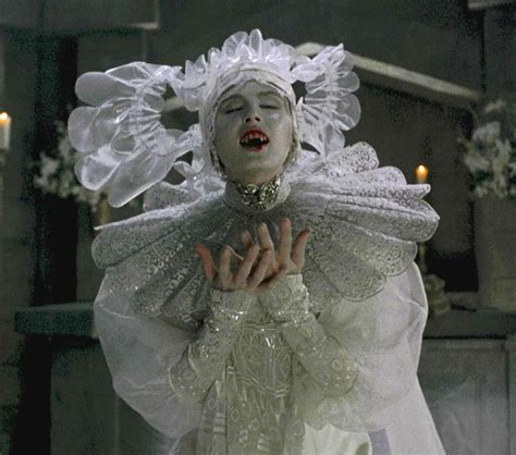 Sadie Frost As Lucy Westenra In Bram Stokers Dracula 1992 Dir