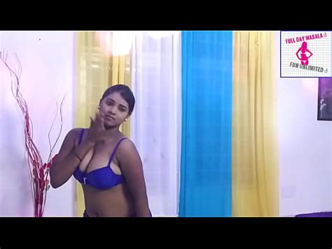 Uma Bhabhi Bikini Strip Show Indian Beautiful Teen Girl Seduce XNXX