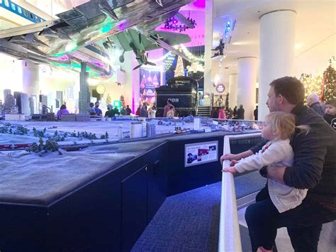 Best Chicago Experience Gifts for Kids (2023)