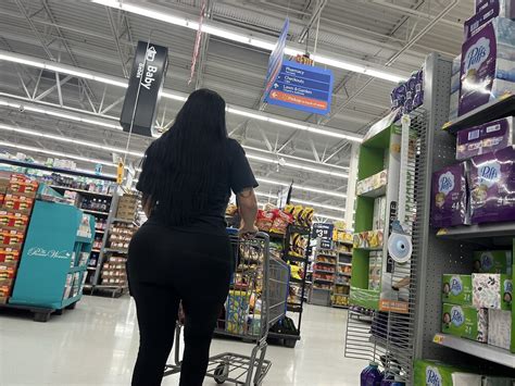 HUGE JUICY Latina BBL Spandex Leggings Yoga Pants Forum
