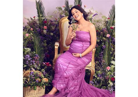 Ishita Dutta Flaunts Her Baby Bump In Full Glory For Pregnancy