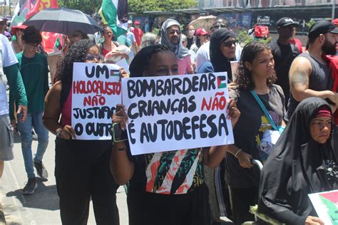 Manifestantes No Recife Participam De Ato Mundial Pelo Fim Do Genoc Dio