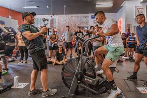 D Un Gymnaste Universitaire Gay Entra Neur Et Entra Neur Crossfit Gayvox