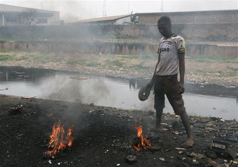 08/2014 Artist in Residence, Agbogbloshie e-waste dump – KairUs.org – Linda Kronman & Andreas ...