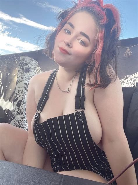 Vanessa Strawberry Channel Page XVIDEOS