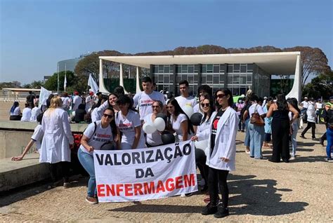 Piso da enfermagem veja por que pagamento ainda não é realidade e