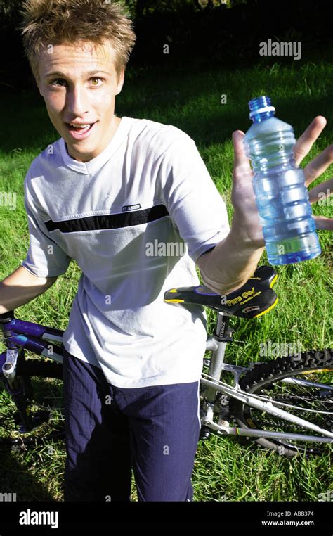 Man with mountain bike Stock Photo - Alamy