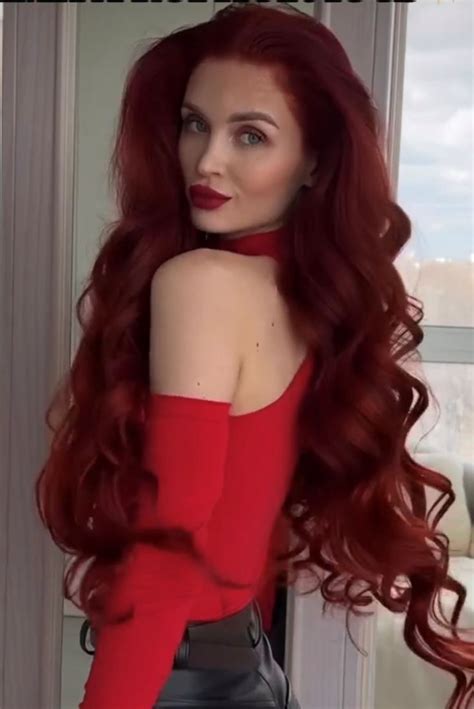 Pin By Rachel Phillips On Hair Style Pretty Red Hair Red Hair Inspo Long Red Hair