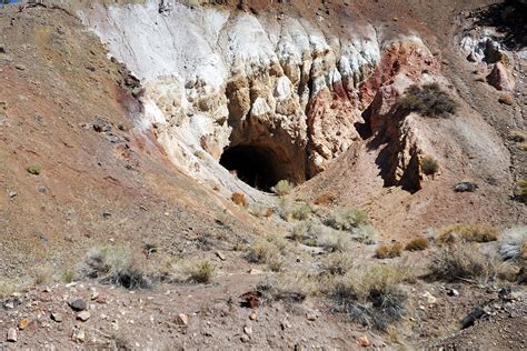 Checking Out The Carson And Colorado Rr Tunnel Badlands 4×4 Training