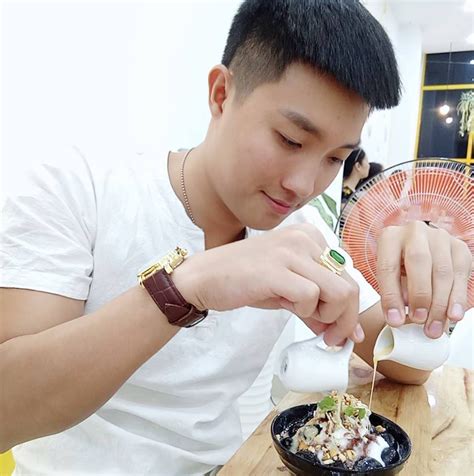 Chàng y sĩ hot boy gây sốt tại Bạn muốn hẹn hò vì ngoại hình điển trai