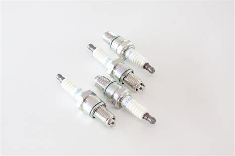W20EPRU11 DENSO Свеча зажигания SII/SIII/SIV/SV/S-Fe(1,8/2,0/2,4) (шт ...