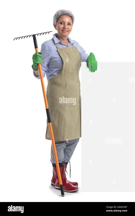 Femme Asiatique Mature Jardinier Avec R Teau Debout Derri Re Une Banni Re Vierge Avec Espace De