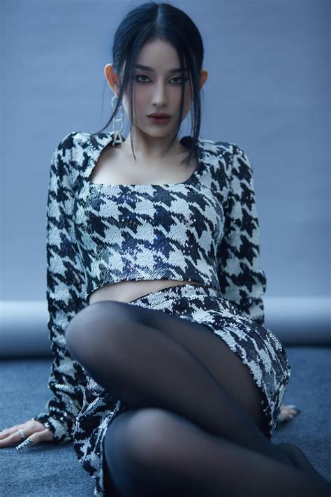 Thêm một hot TikToker bị tung nhan sắc ngoài đời netizen xem xong liền rần rần khen ngoài đời