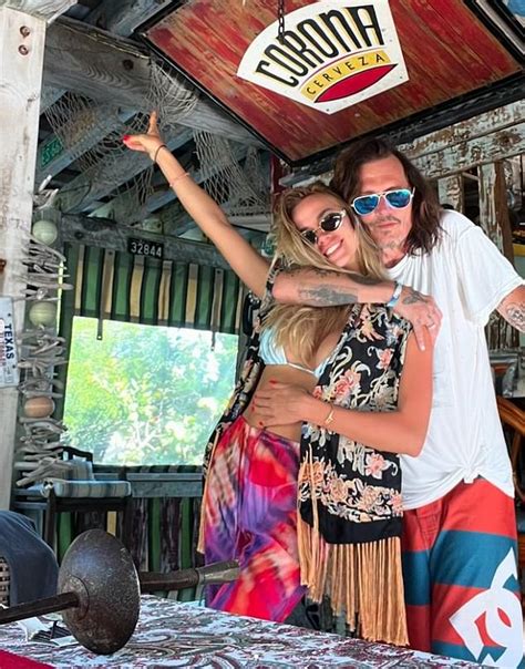 The Amber Heard Lookalikes Vying For Johnny Depps Affection How Actor