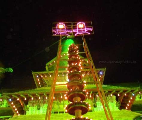 Thrissur Pooram - Kerala temples - Kerala Photos - Kerala