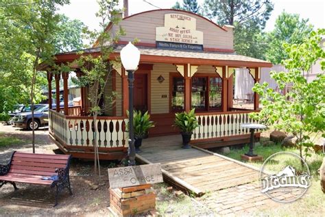 Gold Nugget Museum: "Dogtown Nugget" History in Paradise, California