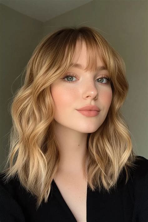 Honey Blonde Hair Color Pictures You Have To See Estilo peinado Look de cabello Peinado fácil