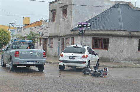 Choque Entre Un Auto Y Una Moto La Razon De Chivilcoy