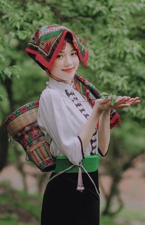 M O Sao H A Khoe V P Quy N R C A Hot Girl M C V Y D N T C Ang G Y S T C Ng Ng M Ng