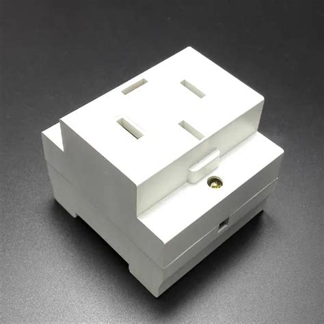 4 Holes 3 Phase 380v Electrical Socket For Din Rail Installation With 4