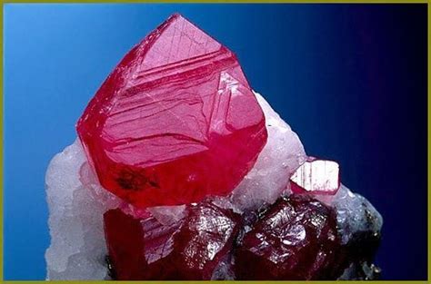 Корунд рубиновый: свойства камня, описание и особенности