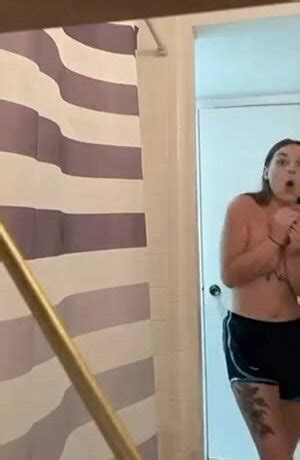 Drops Her Towel And Flashes Tits By Accident Enf Thisvid