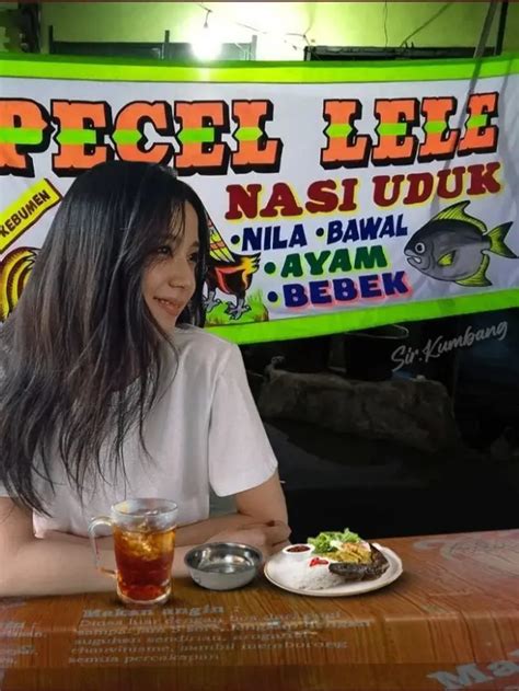 Sudah Tiba Di Indonesia Editan Foto Blackpink Mampir Warung Makan Ini Kocak Hot Liputan