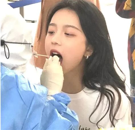 Chỉ nhờ khoảnh khắc giống Jisoo hot girl xứ Trung bỗng đổi đời Fan tăng gần gấp được