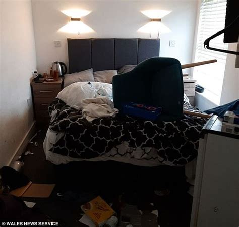Welsh Man Jailed For Months After Naked Hotel Rampage Daily Mail Online