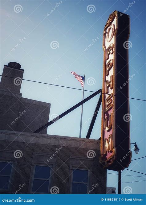 Why the orpheum theatre boston is a marvel of architecture 4