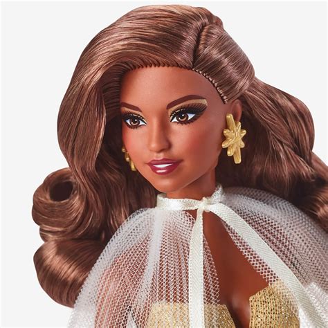 Hjx05 2023 Holiday Barbie African American Doll Peddlar