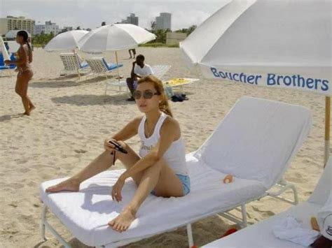 Y Phụng xả kho ảnh diện bikini thời mới qua Mỹ đúng chuẩn Nữ hoàng