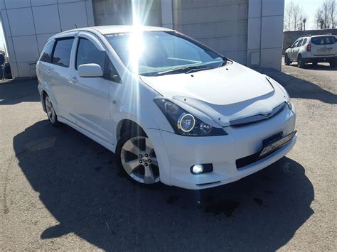 Машина тойота виш - 63 фото