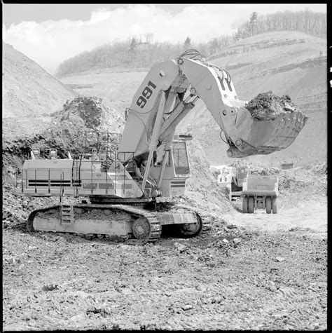 Great Historic Moments Of The Liebherr Mining History This R 991 Was