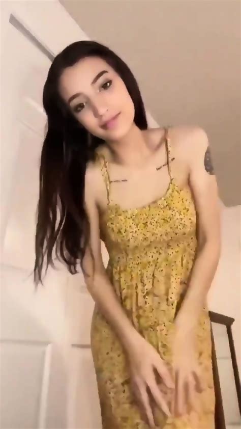 Cute Skiny Babe Strip 3