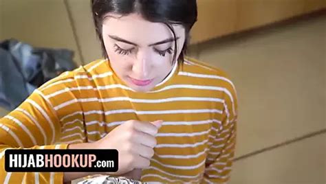 Hijab Hookup Naughty Teen Offers Her Middle Eastern Pussy To Stepbro To Keep His Mouth Shut
